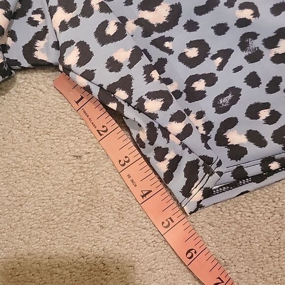 NWOT Onzie Animal Print Shorts SZ M/L - Picture 5 of 7